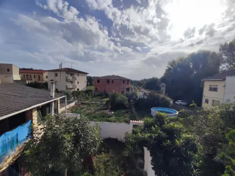 Casa adosada en calle del Ro Puente