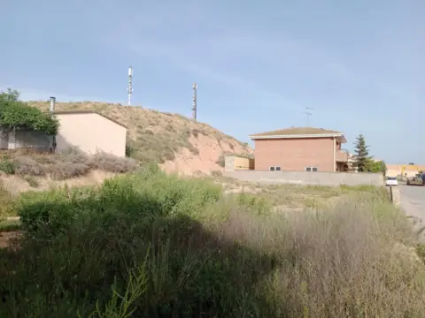 Terreno en calle Ribagorza