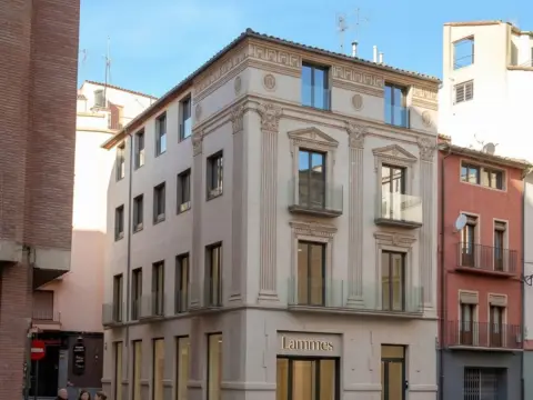 Piso en calle de la Corona de Aragón