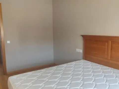 Piso en Huerta de la Reina-Arruzafilla-Parque Figueroa-Noreña
