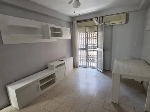 Piso en Huerta de la Reina-Arruzafilla-Parque Figueroa-Noreña