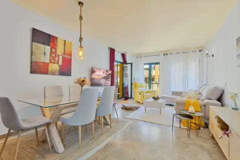 Piso en calle Avda. Santiago de Cpmpostela