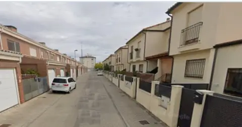 Chalet adosado en calle del Alcázar de Sevilla, 83