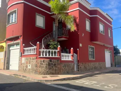 Casa en calle Acorayta, 14