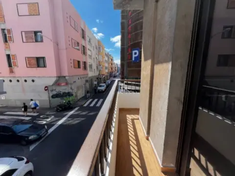 Piso en calle de Rafael Almeida, 7