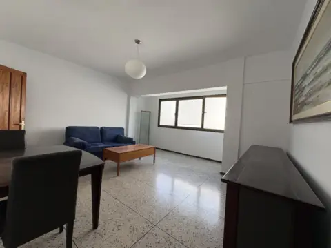 Piso en Avenida Primero de Mayo, 13