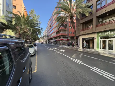 Piso en Avenida Primero de Mayo, 13