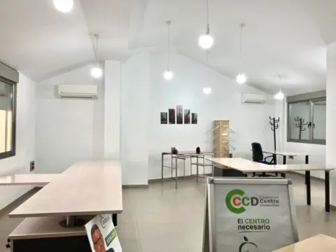 Oficina en calle de Lérida, 3