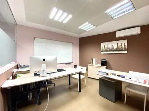 Oficina en calle de Lérida