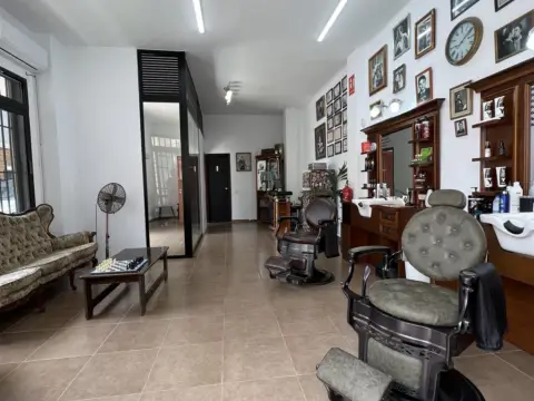 Local comercial en Avenida de Fernando Salazar González