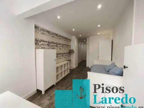 Estudio en calle de la República de Colombia, 1