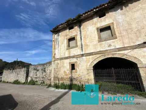 Casa adosada en Barrio de Sollagua