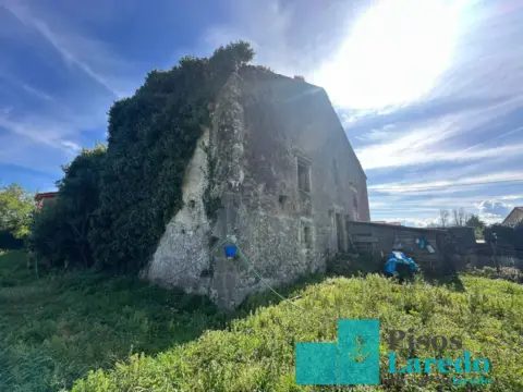 Casa adosada en Barrio de Sollagua