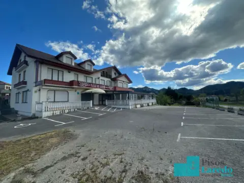 Edificio en Barrio de la Iseca Vieja, 1