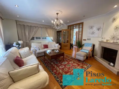 Chalet en Avenida de los Derechos Humanos, 1