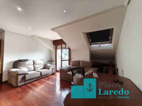 Piso en calle del Emperador Carlos V