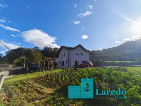 Casa unifamiliar en Barrio de Riancho