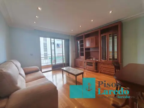 Piso en calle del Comandante Villar