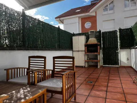 Chalet adosado en calle de la Mies