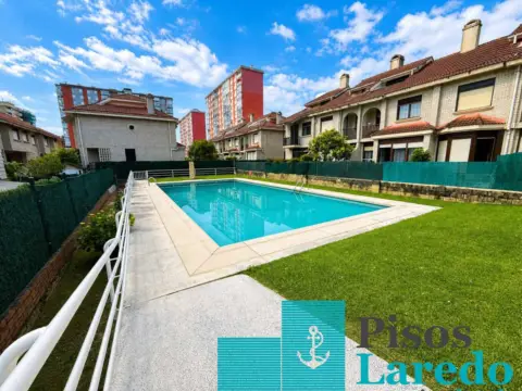 Chalet adosado en Avenida de la Libertad, 1