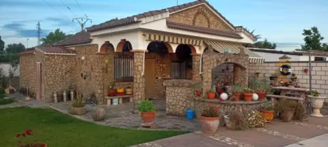 Chalet en Urbanización El Zarzoso