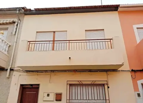 Piso en calle de la Begonia