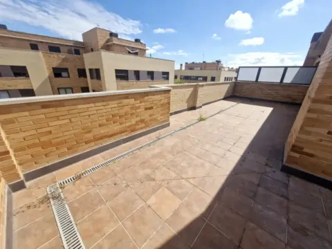 Ático en calle Río Molinos