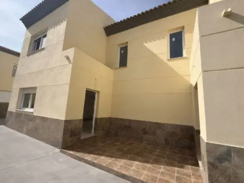 Chalet adosado en Camino Enchilagar
