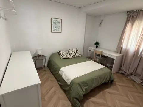 Habitación en calle del Plus Ultra