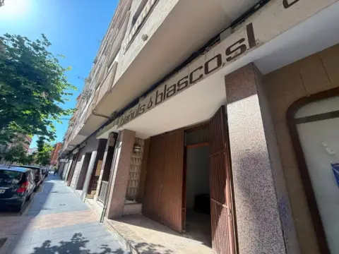 Local comercial en Carrer Guardamar