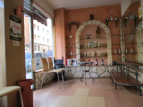 Local comercial en calle del General Suárez Valdés, 28