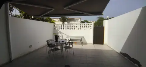 Casa pareada en calle Minerva