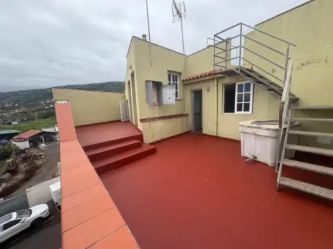 Chalet adosado en calle Calzadilla