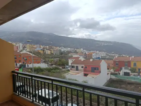 Piso en calle Paralela del Laurel