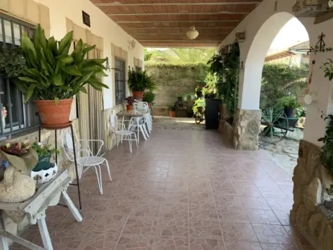 Chalet rústico en Carretera del Sabiote