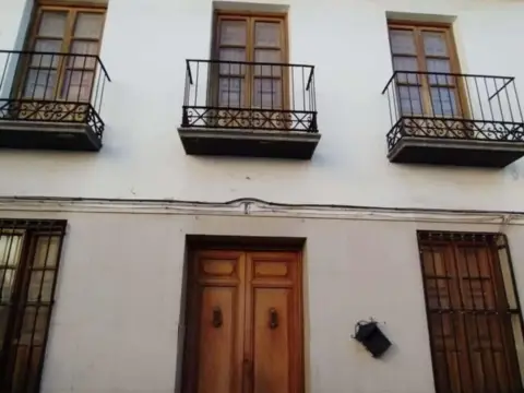 Casa adosada en calle de Pintor Julio García Villena, 14