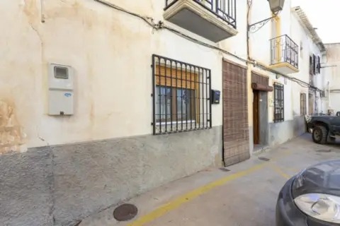 Casa adosada en calle de Granada, 5