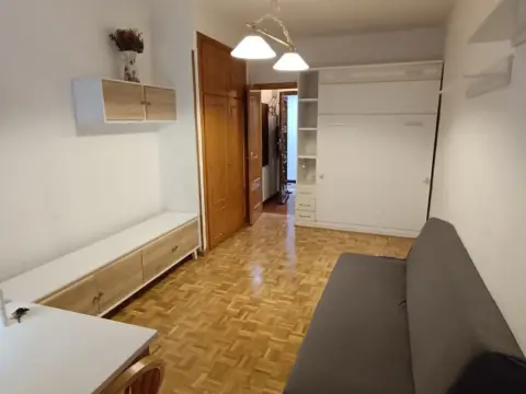 Estudio en calle de Valverde