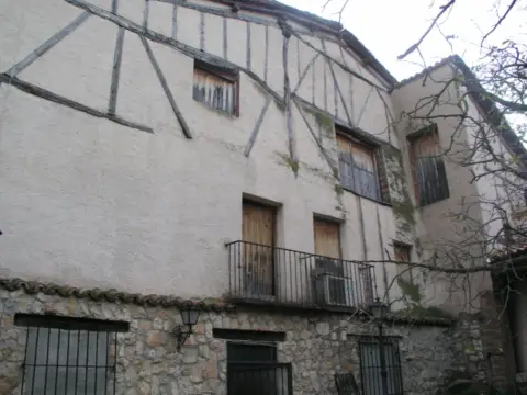 Terraced house in calle del Párroco Uruñuela