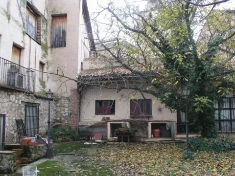 Casa adosada en calle del Párroco Uruñuela