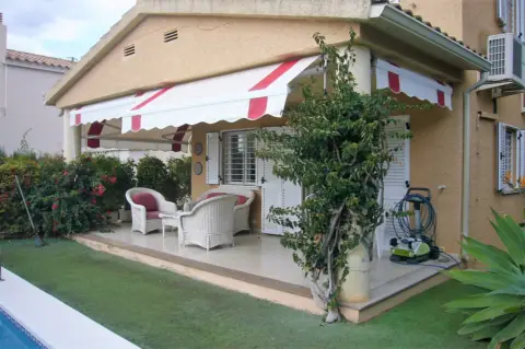 Chalet unifamiliar en Carrer de Matilde Salvador, 18