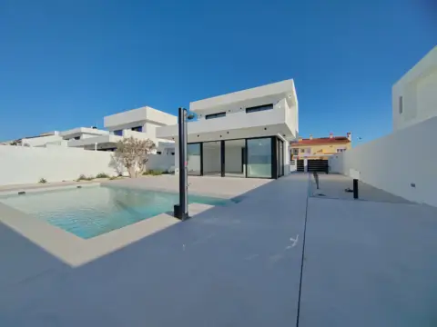 Chalet unifamiliar en Venta en La Font