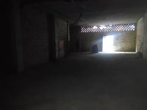 Local comercial en calle Hoya del Molino