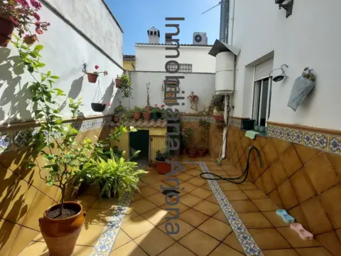 Casa en calle Los Lirios