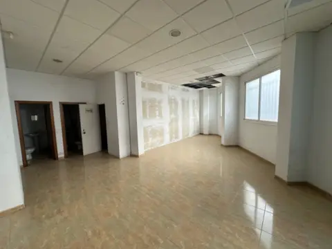 Local comercial en calle de San Marcos