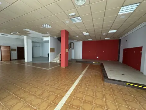 Nave comercial en calle Segovia