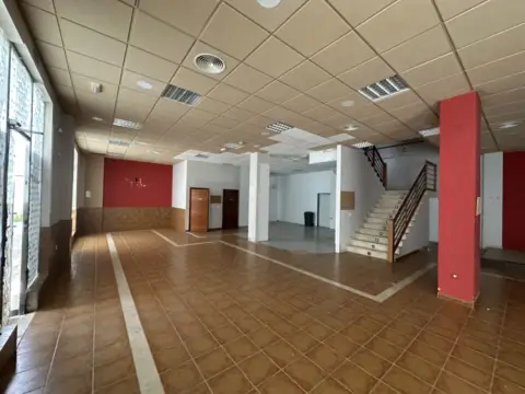 Nave comercial en calle Segovia