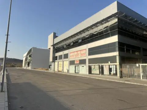 Local comercial en calle Cabellos Hoyos