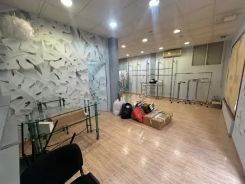 Local comercial en calle de la Cabrillana