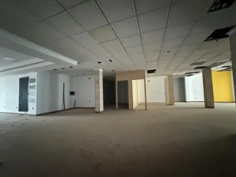 Local comercial en calle del General Alaminos